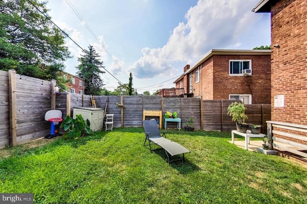 213 Hawaii Avenue Ne - Photo 18