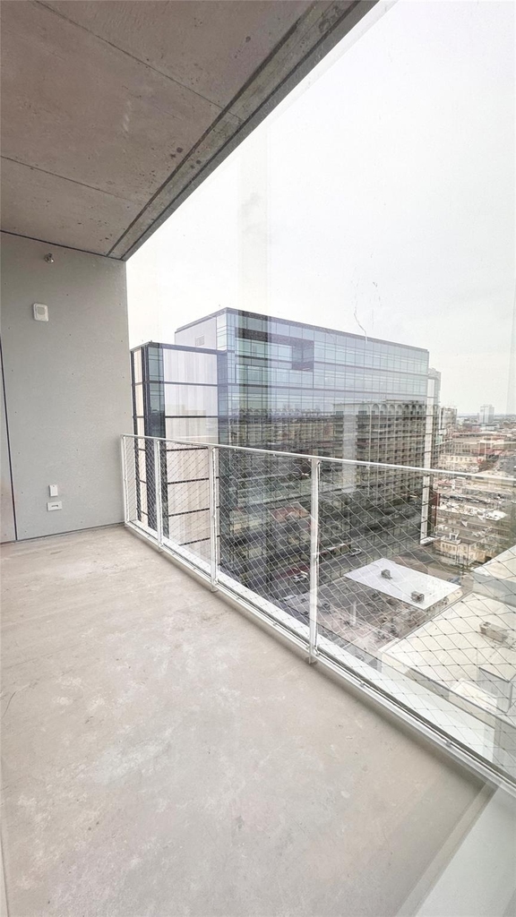 313 W 17th St - Photo 11