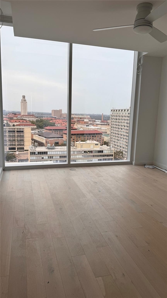313 W 17th St - Photo 12