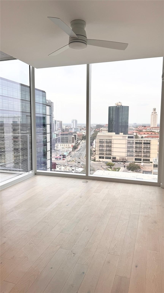 313 W 17th St - Photo 9