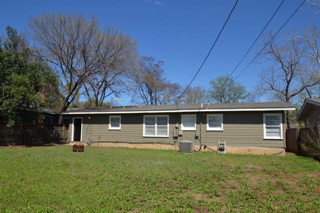 1211 Ridgemont Dr - Photo 25