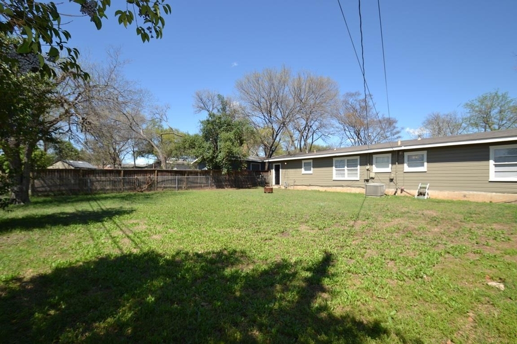 1211 Ridgemont Dr - Photo 24