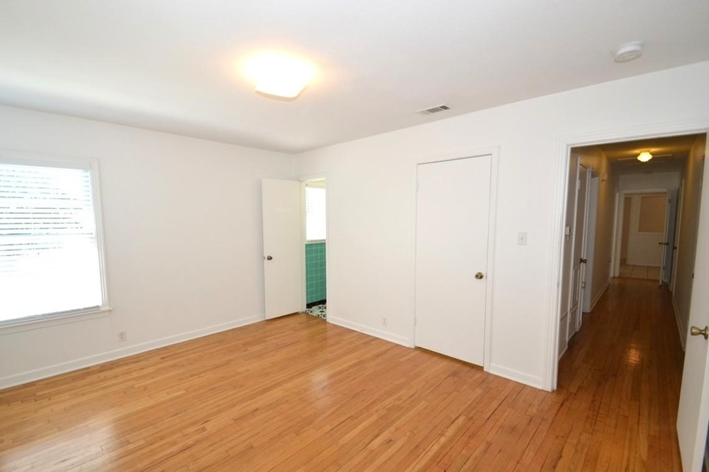 1211 Ridgemont Dr - Photo 18
