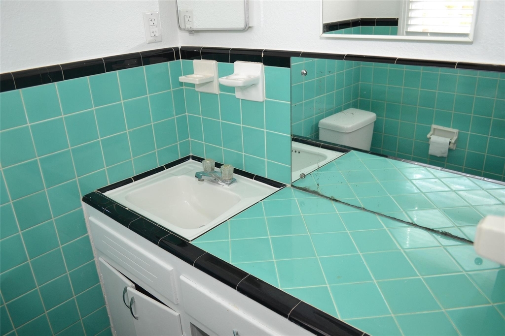 1211 Ridgemont Dr - Photo 17