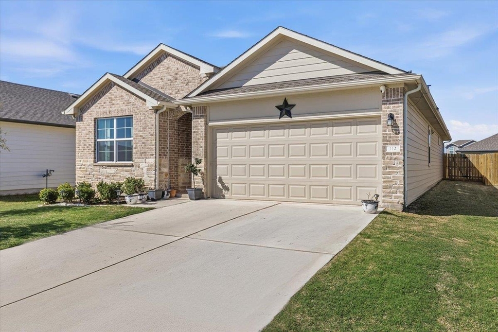 112 Rainmaker Cv - Photo 1