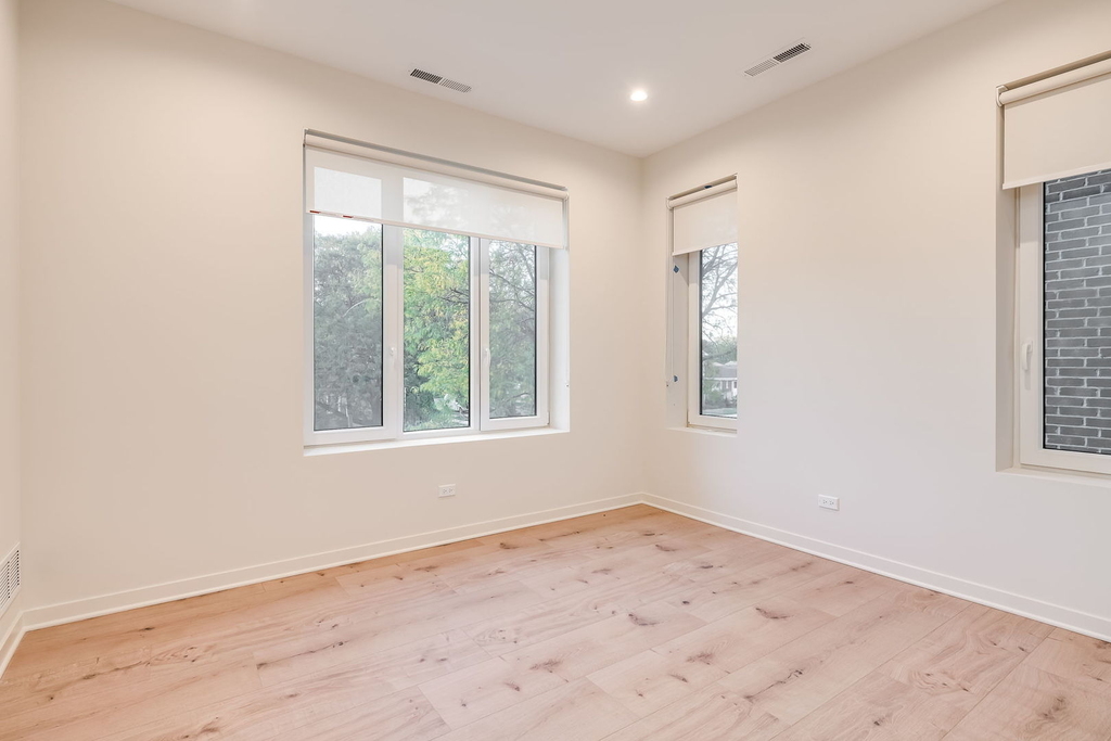 8015 W Belmont Avenue - Photo 6