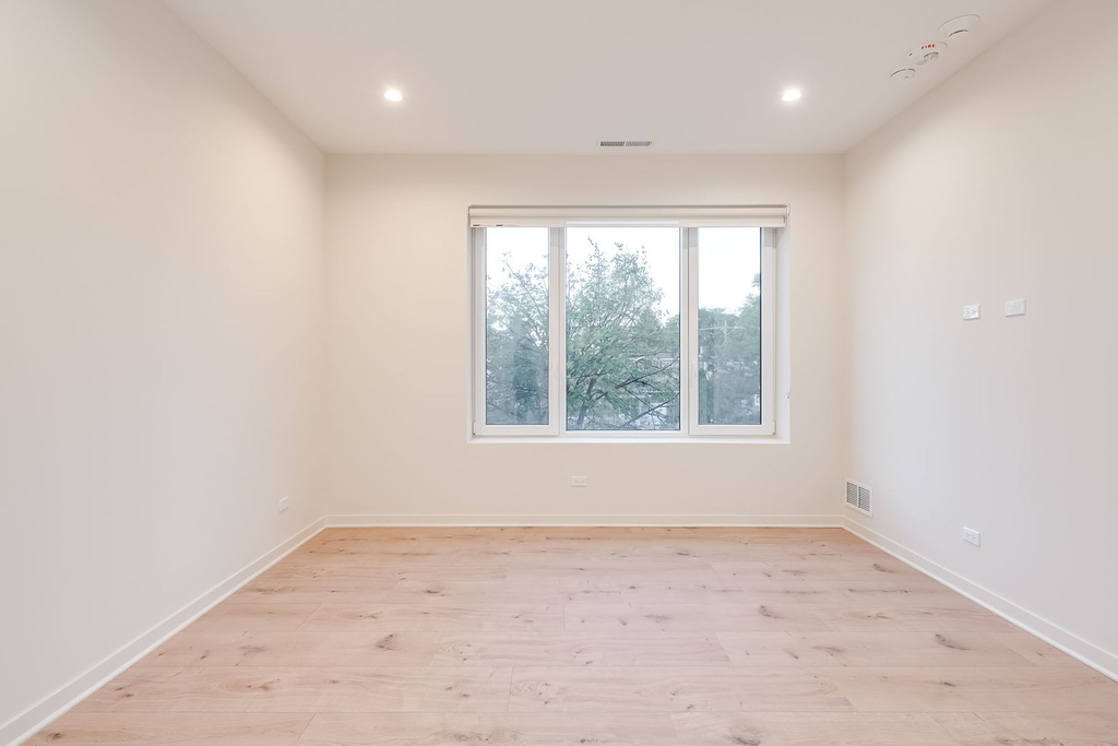 8015 W Belmont Avenue - Photo 9