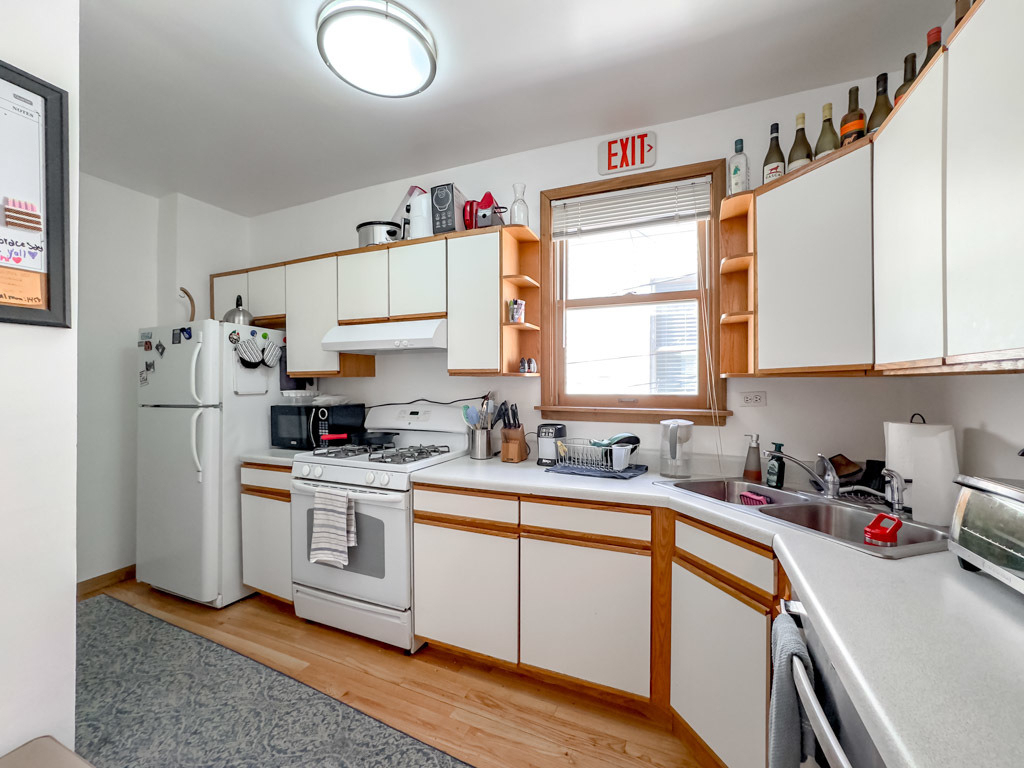 1414 W Henderson Street - Photo 1