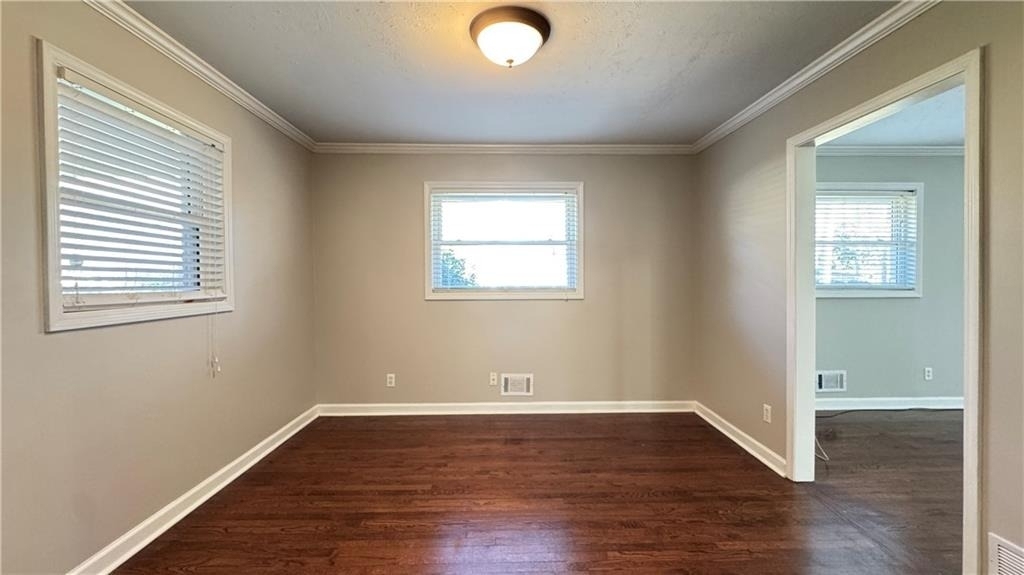 552 Sybil Lane Se - Photo 3