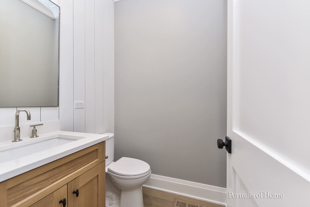2135 N Lakewood Avenue - Photo 15