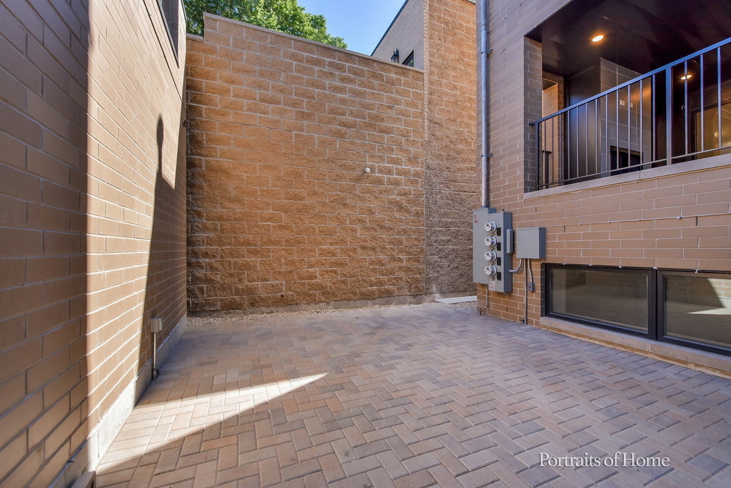 2135 N Lakewood Avenue - Photo 31