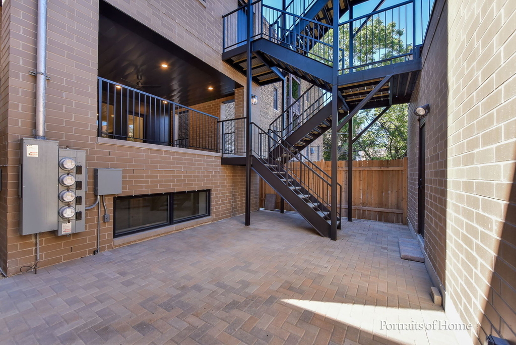 2135 N Lakewood Avenue - Photo 30