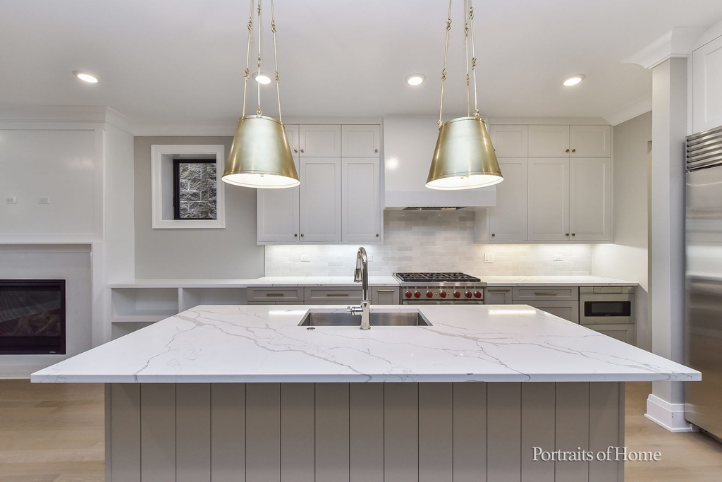 2135 N Lakewood Avenue - Photo 6