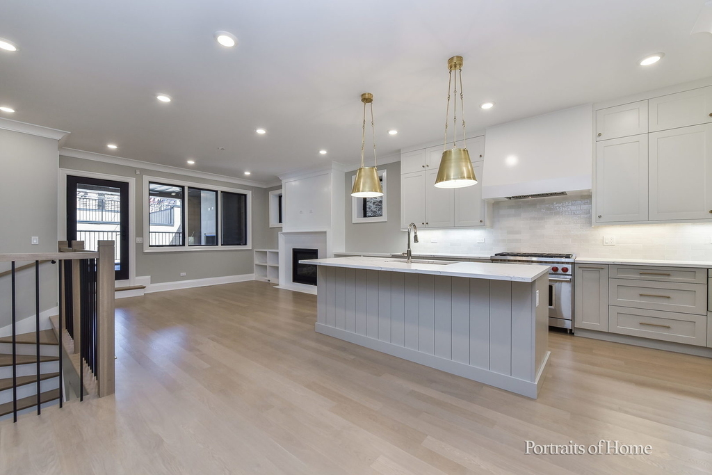 2135 N Lakewood Avenue - Photo 11