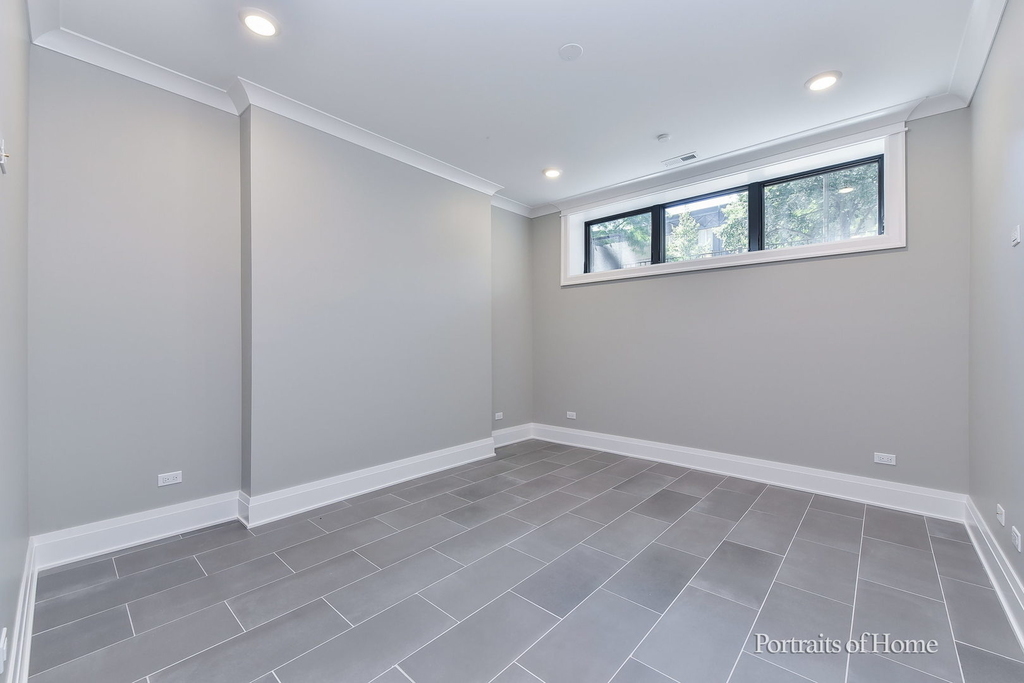 2135 N Lakewood Avenue - Photo 18