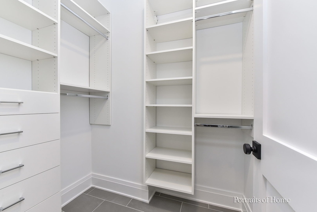 2135 N Lakewood Avenue - Photo 23