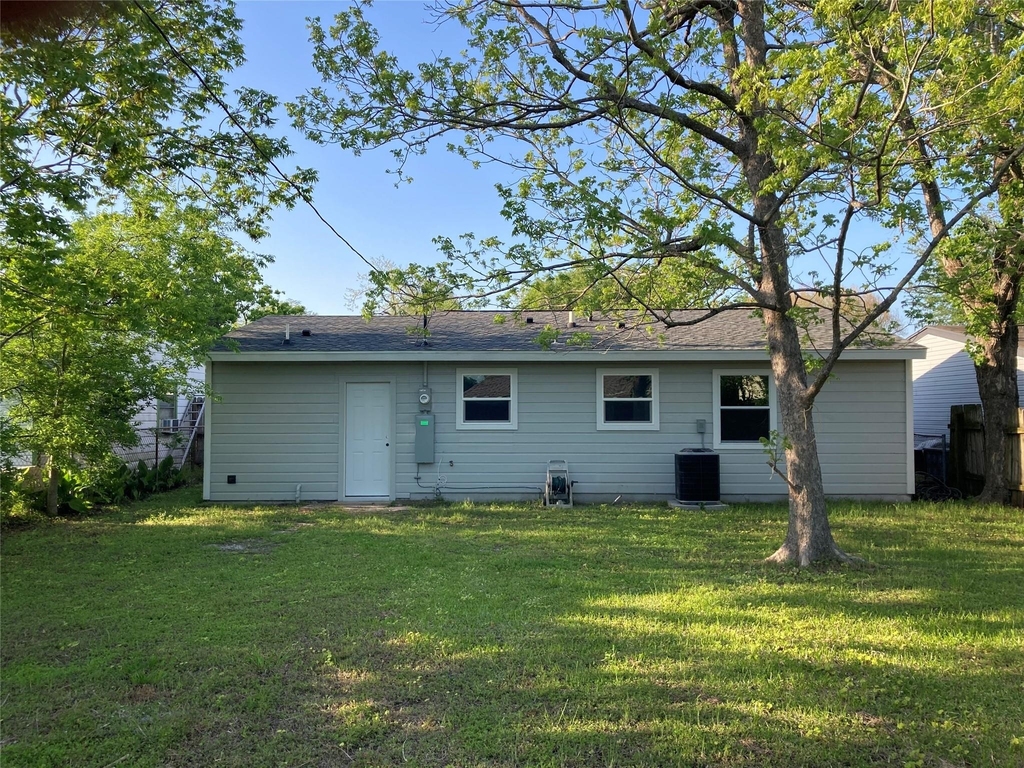 2627 32nd Avenue N - Photo 14
