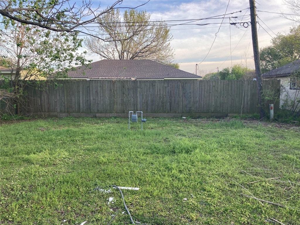 2627 32nd Avenue N - Photo 15