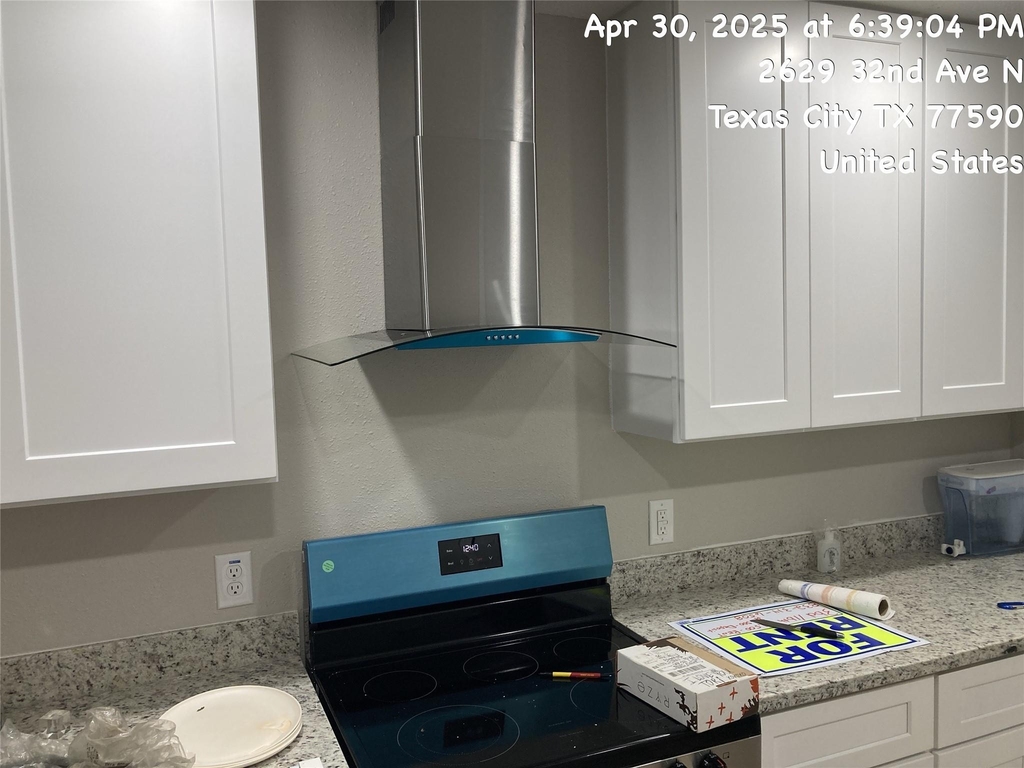 2627 32nd Avenue N - Photo 3