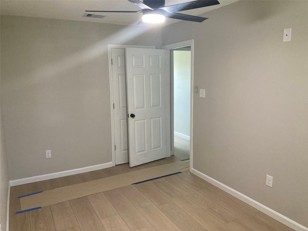2627 32nd Avenue N - Photo 5