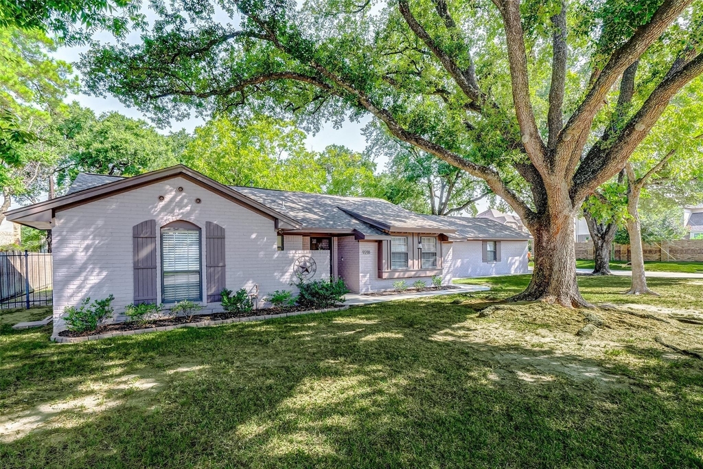 9218 Hammerly Boulevard - Photo 1