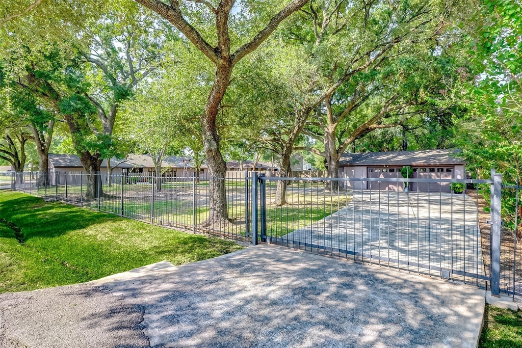 9218 Hammerly Boulevard - Photo 39