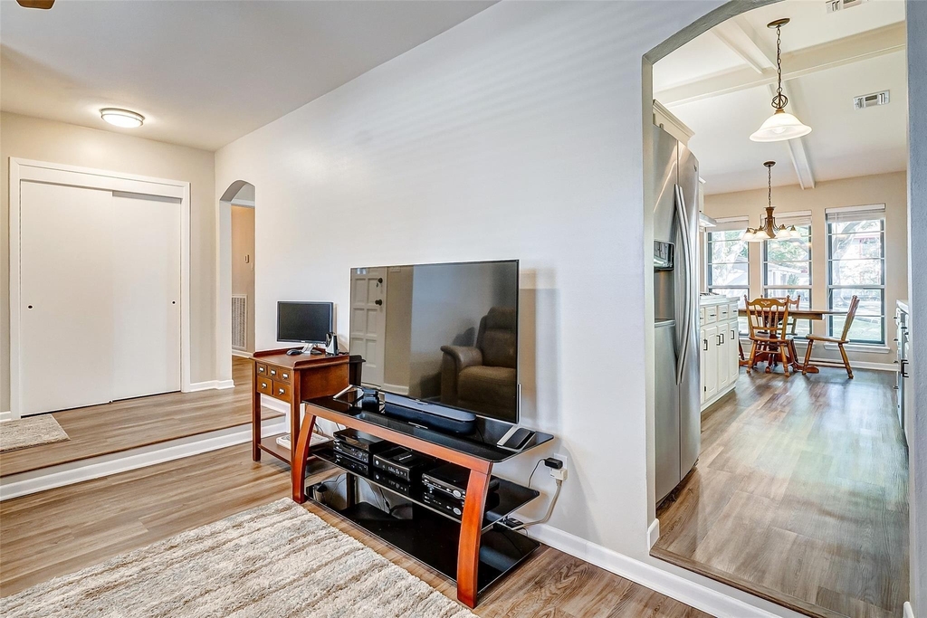 9218 Hammerly Boulevard - Photo 8