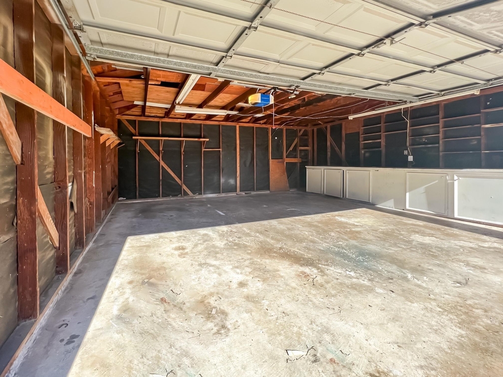 9206 Sharpview Drive - Photo 22