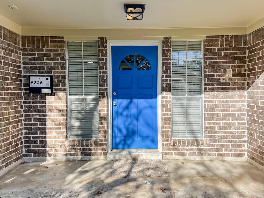 9206 Sharpview Drive - Photo 25