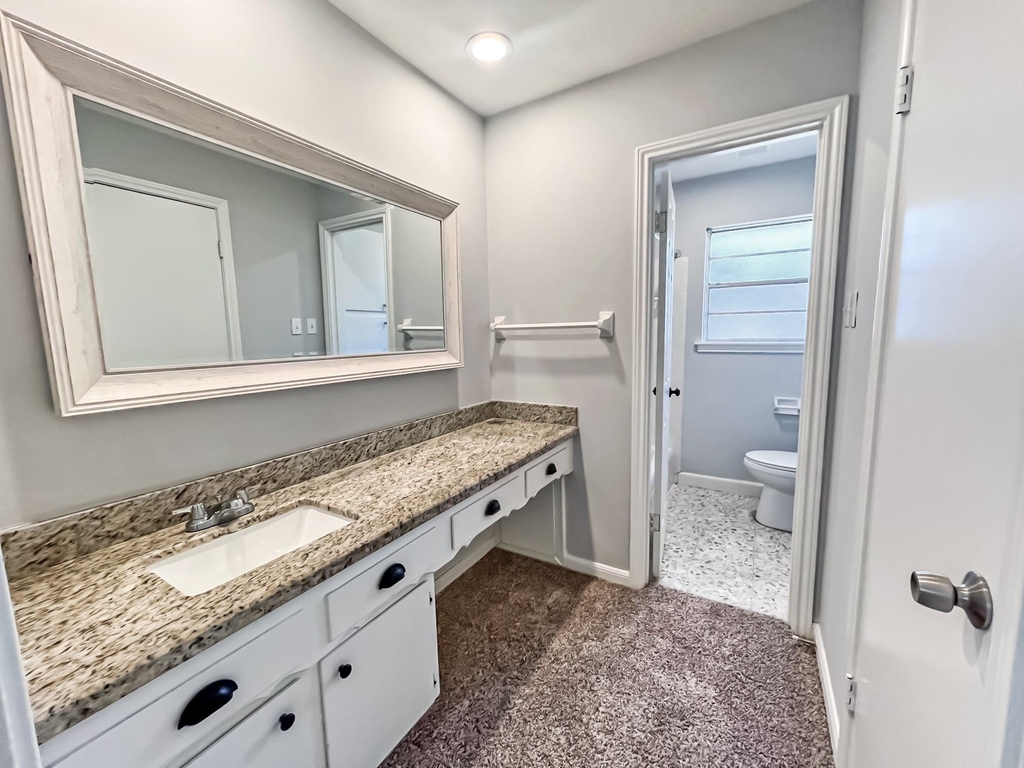 9206 Sharpview Drive - Photo 15