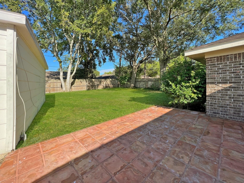 9206 Sharpview Drive - Photo 23