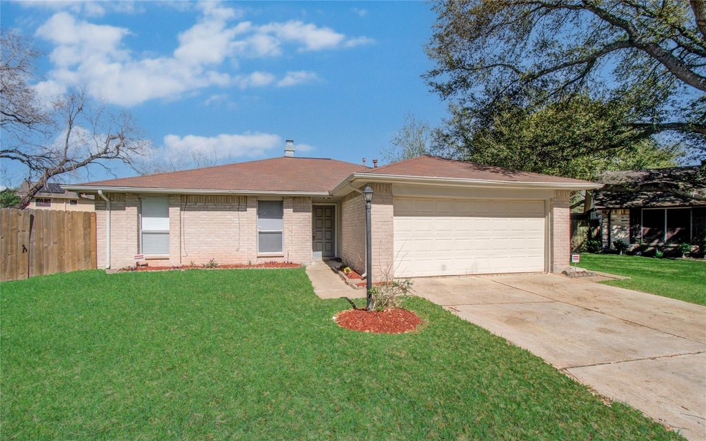 2702 Fir Crest Court - Photo 0