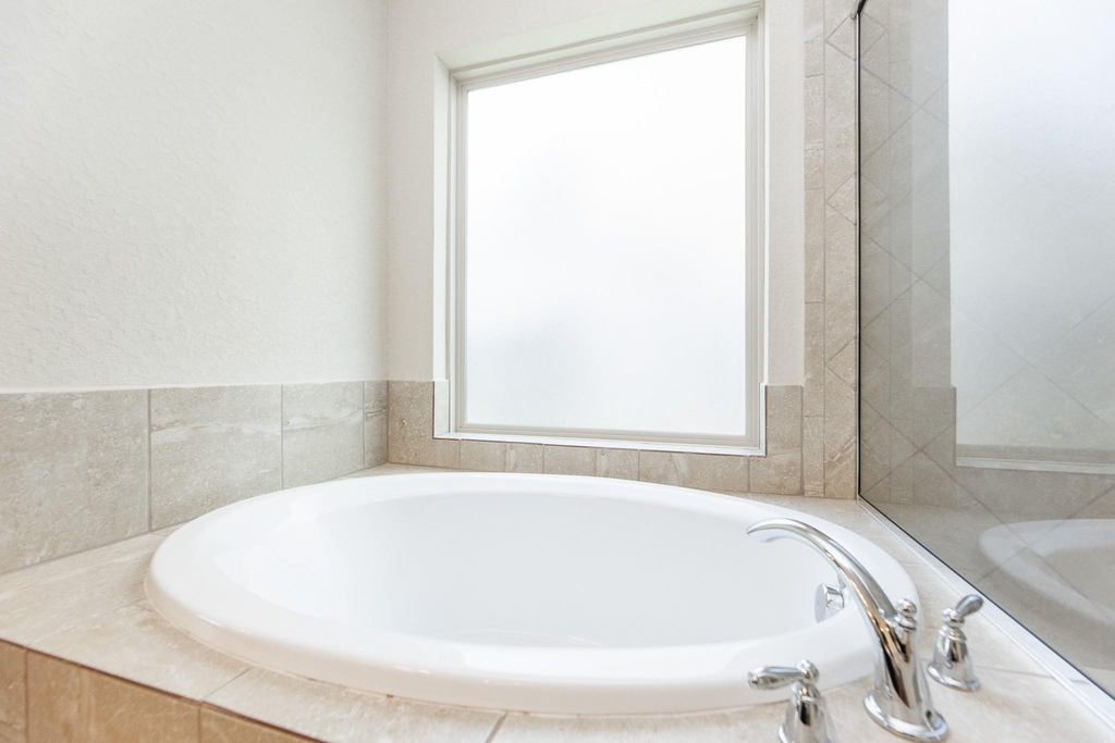 23818 Hawthorn Dale Court - Photo 14