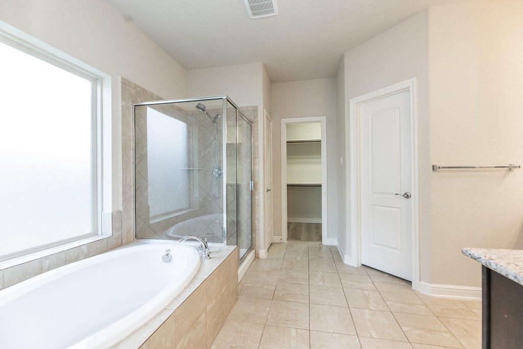 23818 Hawthorn Dale Court - Photo 8
