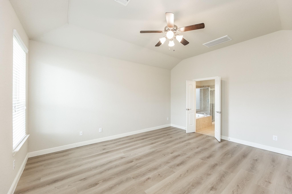 23818 Hawthorn Dale Court - Photo 20