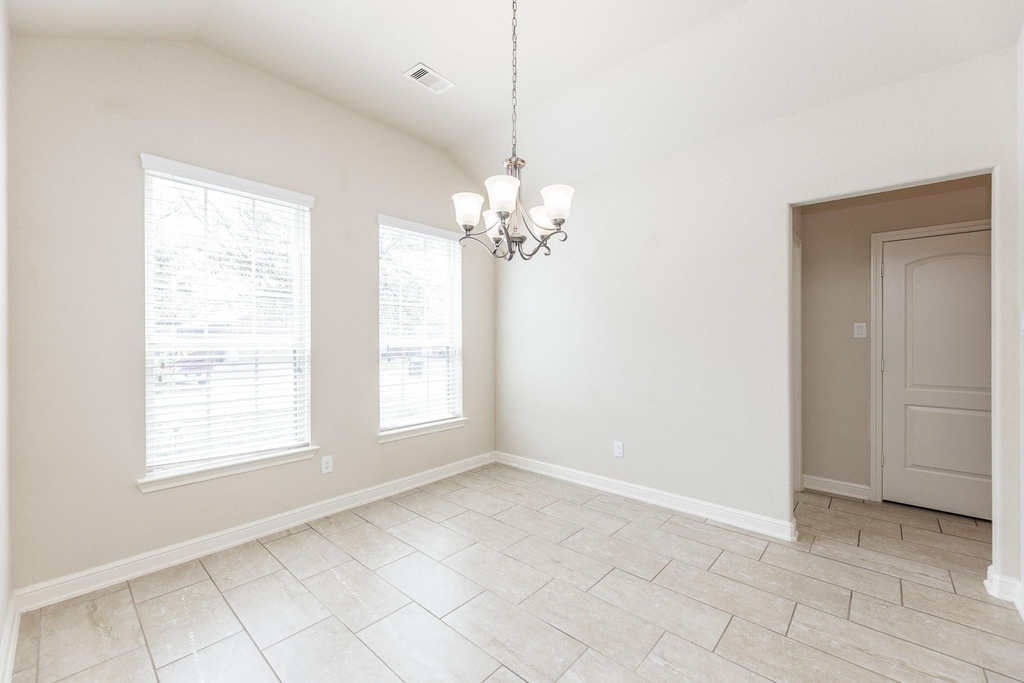 23818 Hawthorn Dale Court - Photo 11