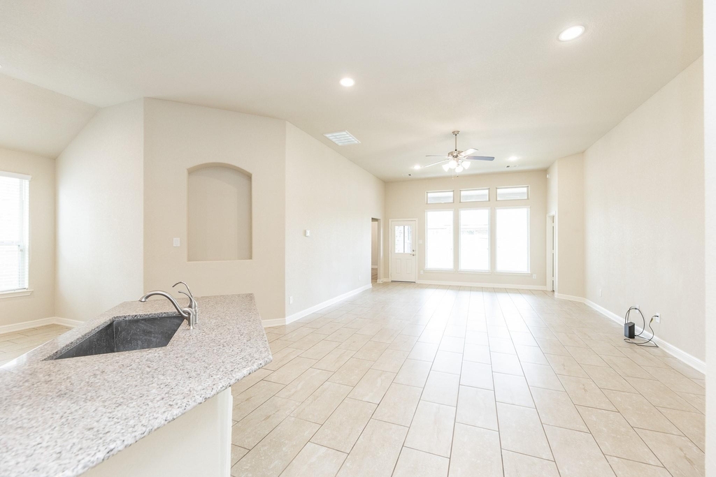 23818 Hawthorn Dale Court - Photo 17