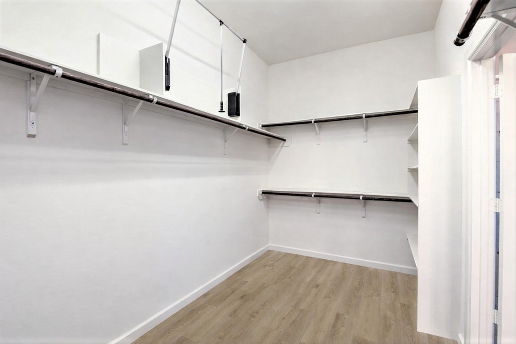 31507 Reston Cliff Court - Photo 16