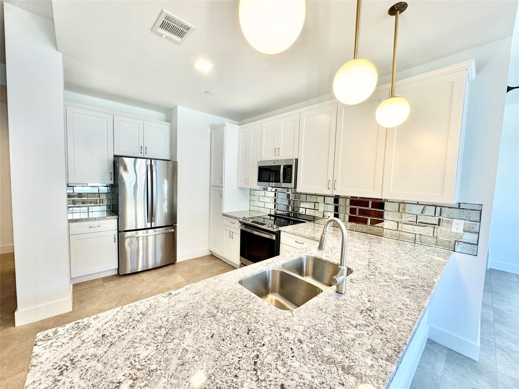 2102 Mechanic Street - Photo 3