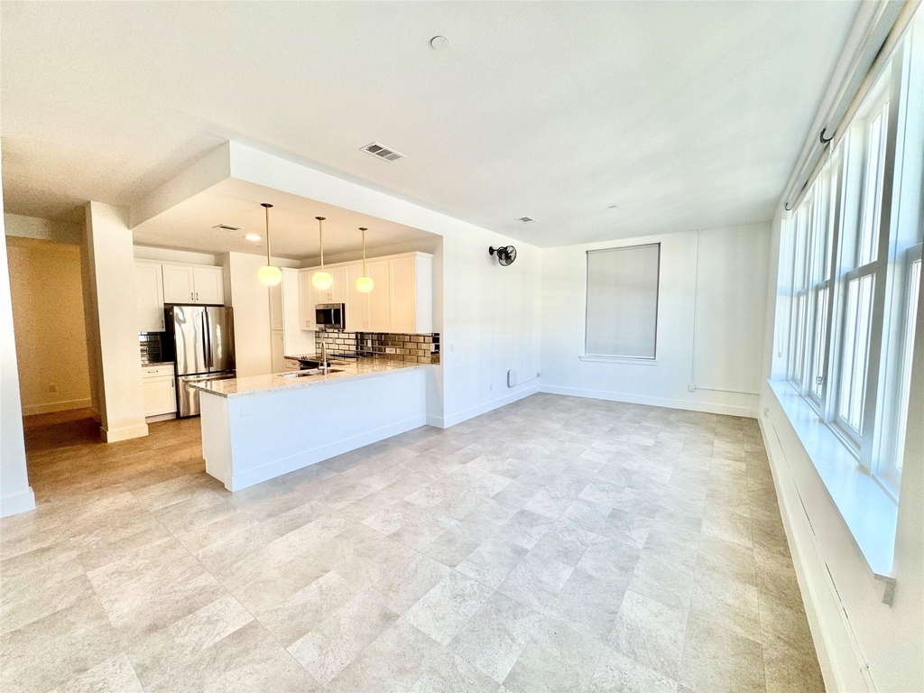 2102 Mechanic Street - Photo 2