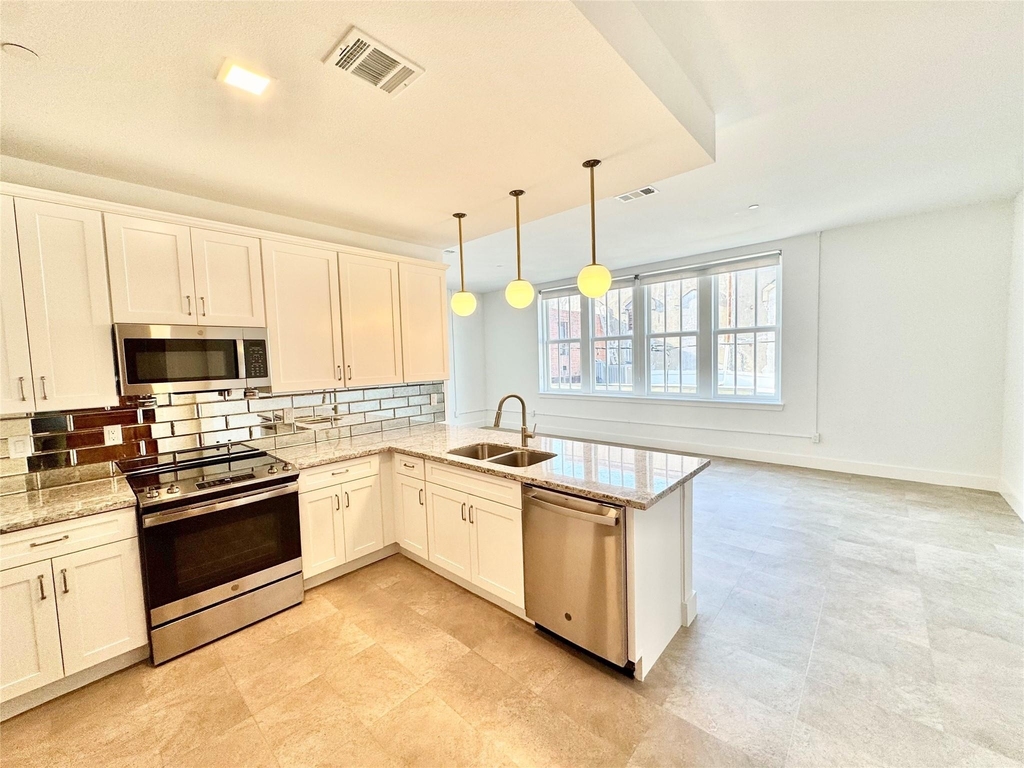 2102 Mechanic Street - Photo 0
