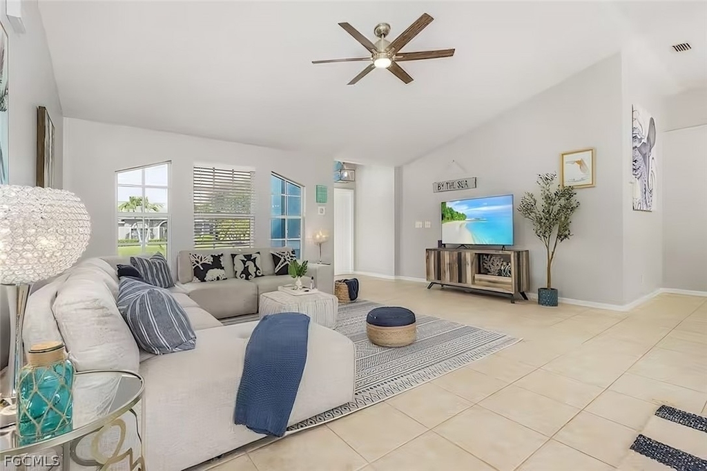 2705 Sw 11th Place - Photo 4
