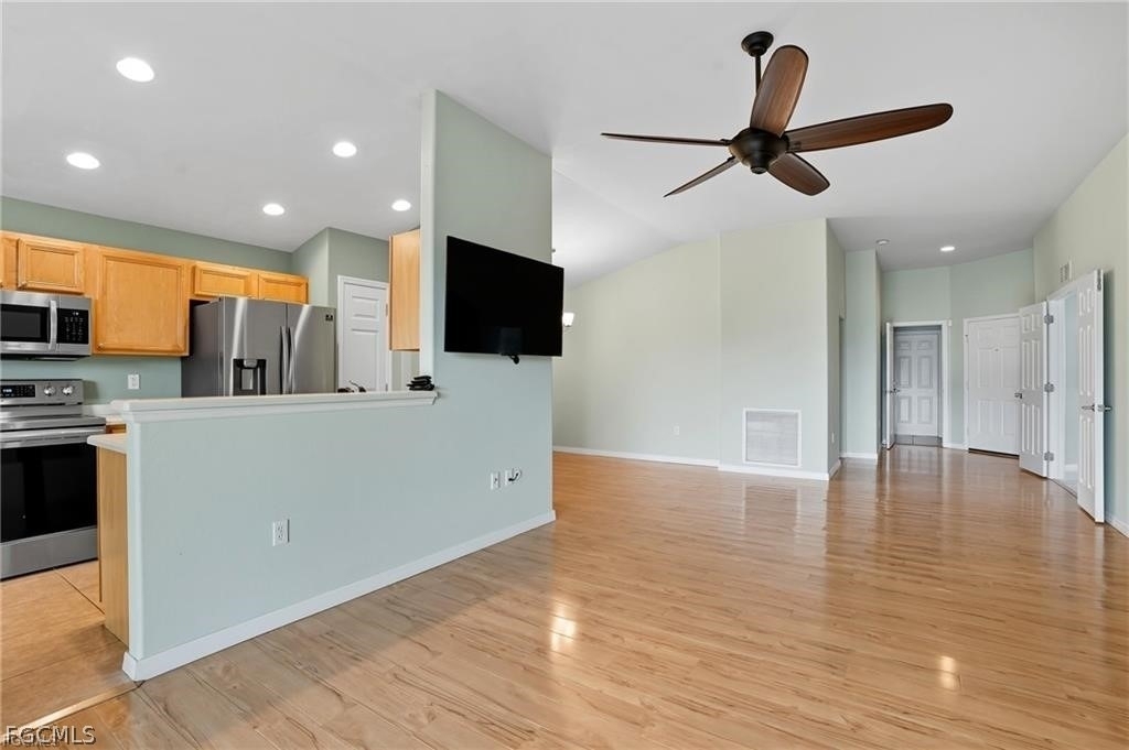 2427 Woodbourne Place - Photo 4