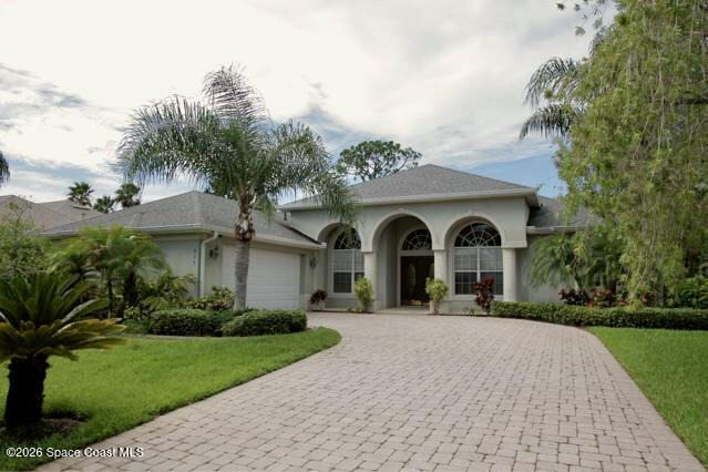 915 Starling Way - Photo 0