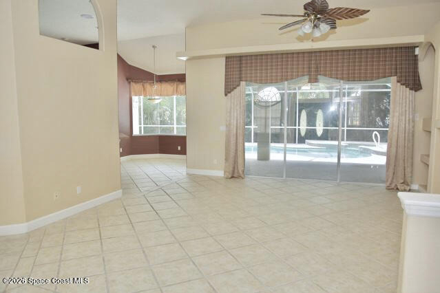 915 Starling Way - Photo 3