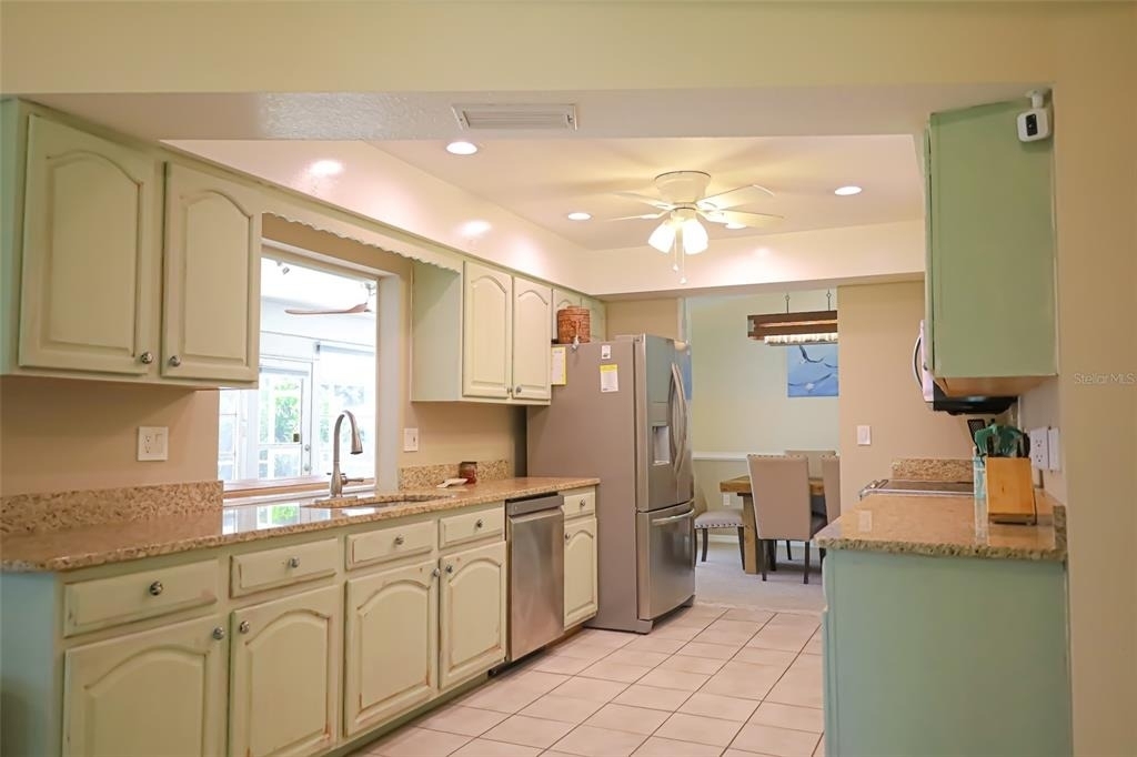 1690 Waxwing Court - Photo 18