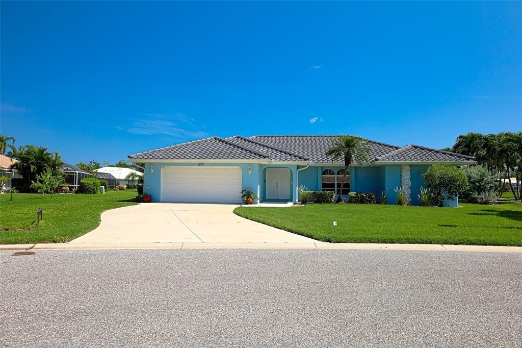 1690 Waxwing Court - Photo 0