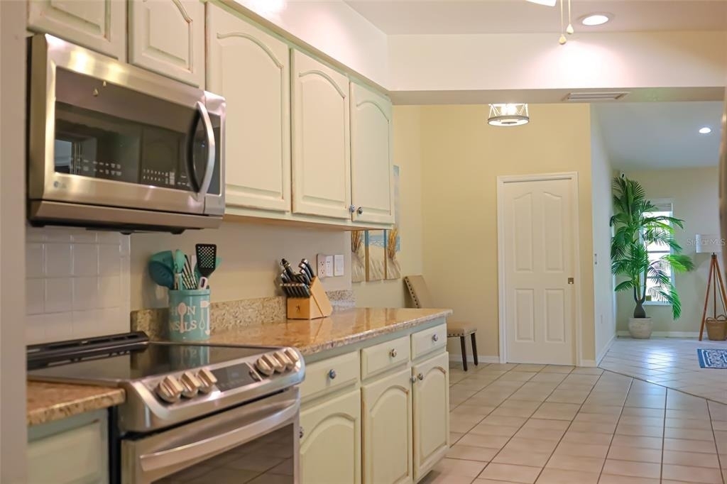 1690 Waxwing Court - Photo 22
