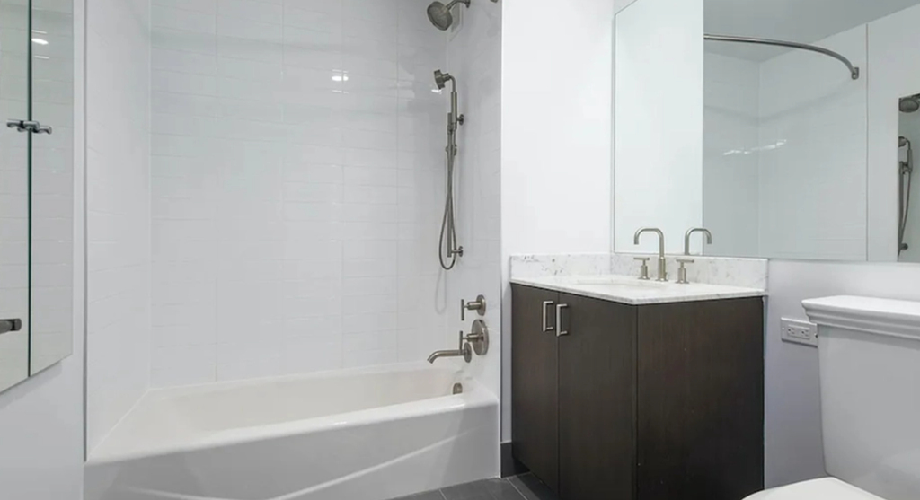 West 60  St  - Photo 3