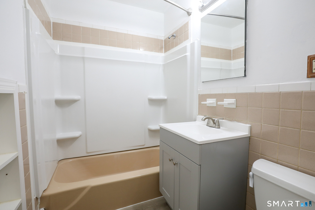 1 Camelot Drive - Photo 11